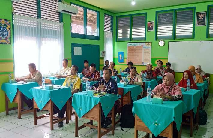 Divisi SDM Yayasan Sosial Al Irsyad Cilacap Gelar Sosialisasi Kepegawaian