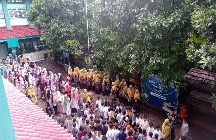 SD Al Irsyad 01 Cilacap Gelar Acara Silaturahmi dan Halal Bihalal Penuh Semarak