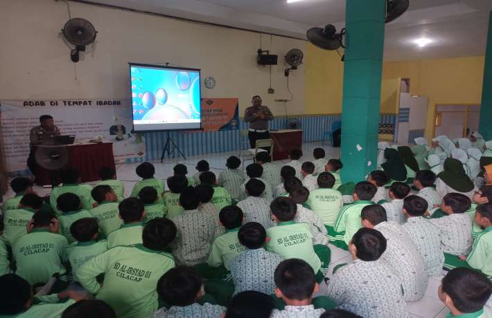 Sosialisasasi Anti Bullying oleh Polres Cilacap